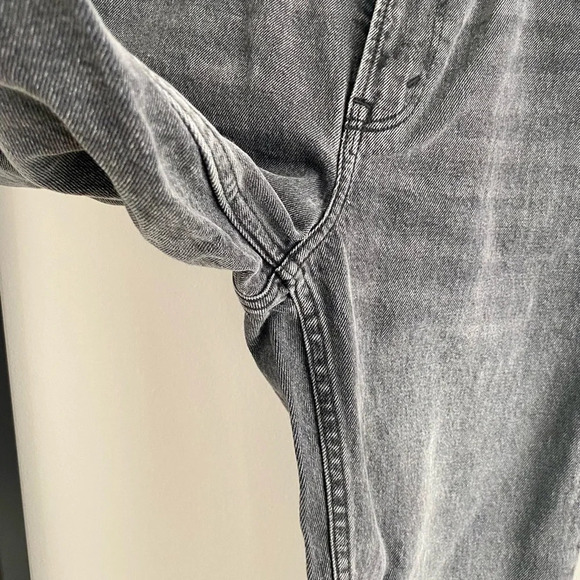 Abercrombie The  90’s Straight High Rise Split Hem Jean Gray Size 26 - Picture 9 of 9